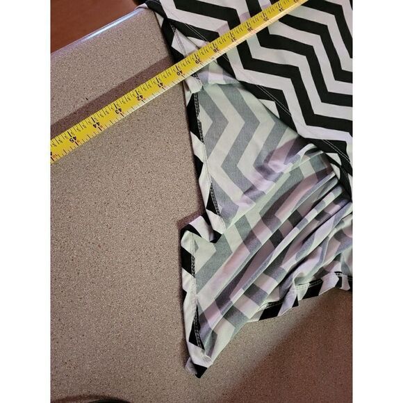 Women's size m/L stretchy Chevron high low dress sleeveless v-neck black white - Picture 3 of 13